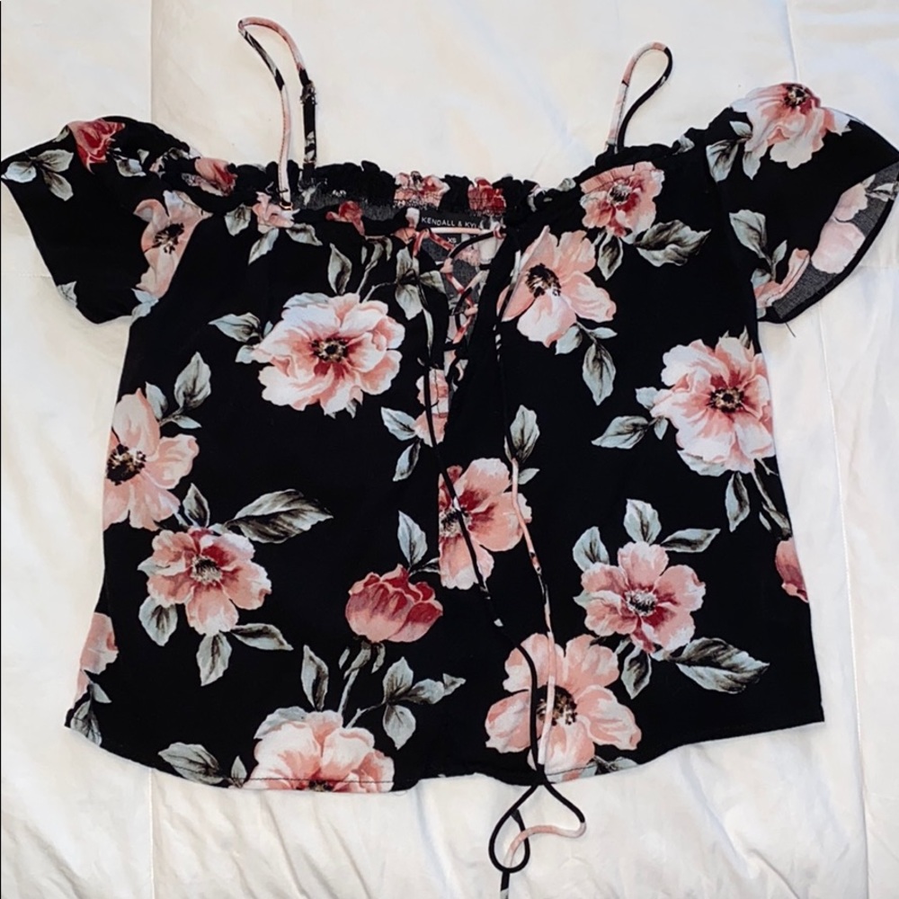 Over the shoulder Floral Blouse